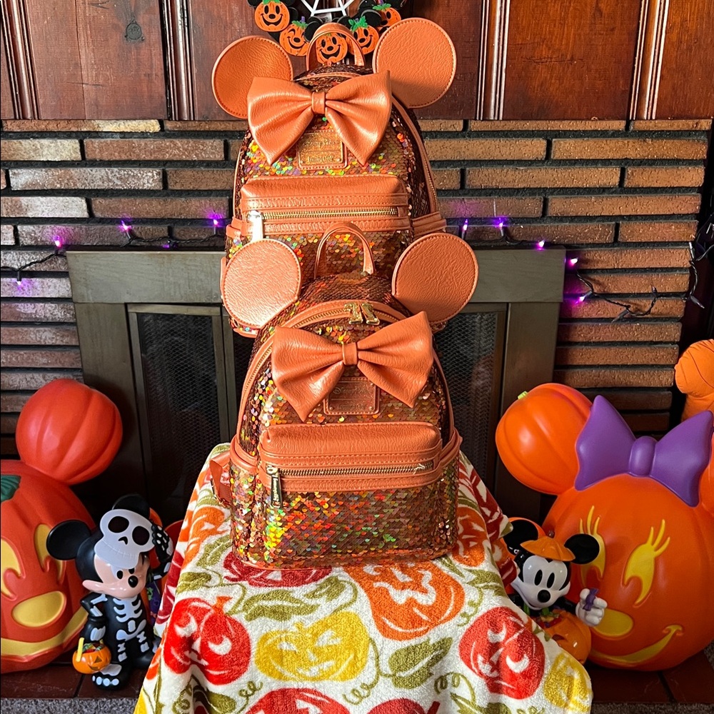 💝❤️Loungefly Orange Sequin Backpack with Ears and Bow Disney Parks Disneyland💝❤️